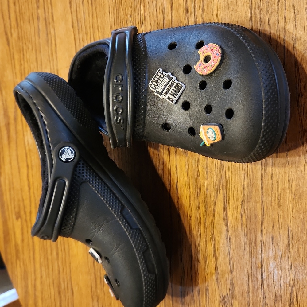 Black Crocs Size M6 W8 - Picture 2 of 9